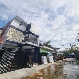 Dijual Rumah Kost 14 Kamar di Cikarang Pusat Bekasi Dekat Universitas Pelit