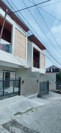 Dijual Villa 2 Lantai 2 Kamar Dekat Ayana Hotel Pantai Jimbaran Anti Gempa