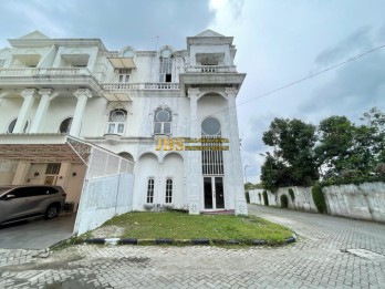 Dijual Villa Hook Komplek Taman Anggrek Jalan T.Amir Hamzah