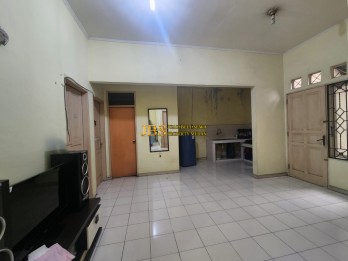 Dijual Villa Komplek Cemara Asri Jalan Manggis Kondisi siap Huni