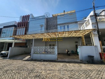 Dijual Villa Komplek Taman Polonia Jalan Taman Polonia 1