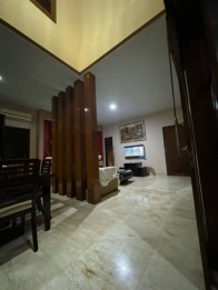 Dijual Villa View Sawah 2 Lantai 4+1 Kamar Sanur Kauh Denpasar Selatan