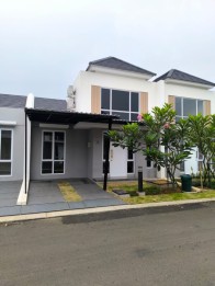 Disewakan Rumah di Paramount Petals Cluster Canna. Jalan Boulevard Sakura, 