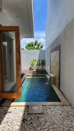 Disewakan Tahunan Villa Modern Kontemporer Di Jantung Bali Padangsambian 3 