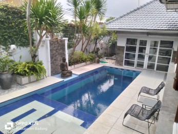 Disewakan Villa di Jl Pantai Berawa dkt Kerobokan, Seminyak,Canggu Bali