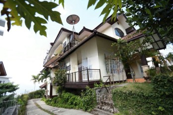 Full Furnished Villa Panderman Batu