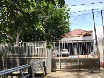 Gudang + Rumah 2 Lantai Siap Huni Jl Mayjen Sungkono Buring