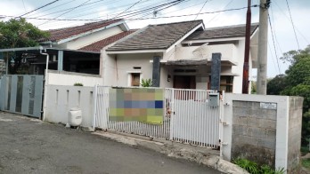 JUAL CEPAT! BU Rumah Sariwangi Luas Tanah Besar Ada Taman Siap Huni SHM