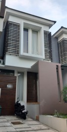 Jual Cepat Rumah 2 Lantai Full Furnish di De Cassablanca Malang