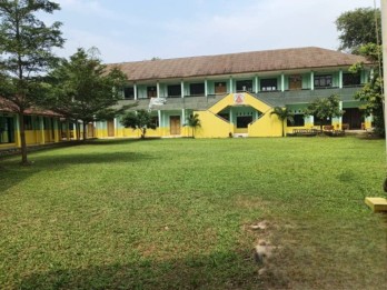 Jual Gedung Sekolah SMK Swasta Bogor 2 Lantai Hadap Selatan