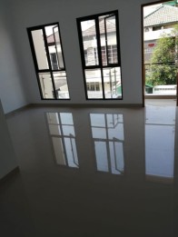 Jual Rumah Full Bangunan 3+1 Kamar Taman Ratu Kebon Jeruk Jakarta Barat