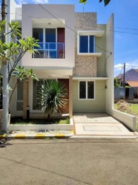 Jual Rumah Kosong di Komplek De Green Park Kota Depok