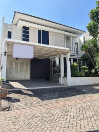 Jual Rumah Mewah di Komplek Raffles Garden Kota Surabaya