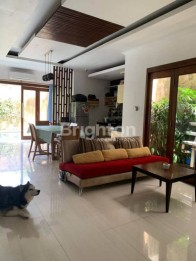 Jual Rumah Semi Villa Minimalis Modern Taman Private Pool Denbar