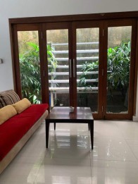 Jual Rumah Semi Villa Minimalis Modern Taman Private Pool Denbar