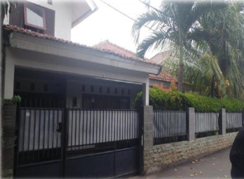 Jual Rumah Siap Huni di Jalan Samali Ujung Kota Jakarta Selatan