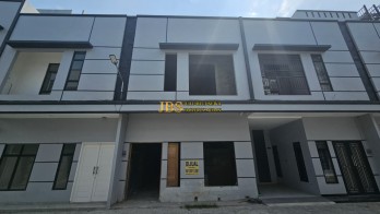 Jual Townhouse Komplek Cemara Royal Residence Jalan Komisi Medan
