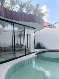 Jual Vila Tropis Modern Mewah Hadap Timur 2 Lantai 2 Kamar Seminyak