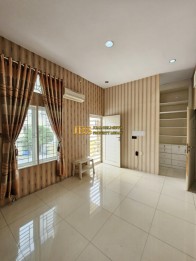 Jual Villa 2,5 Tingkat Siap Huni di Komplek Denai Avenue - Medan