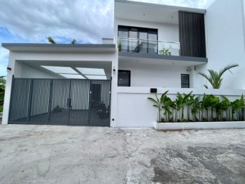 Jual Villa Mewah Elegan Modern Klasik Padonan Canggu 2 Lantai 3+1 Kamar