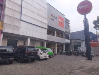 RUKO GANDENG 2 UNIT 4 LANTAI  PAJAJARAN WARUNG JAMBU