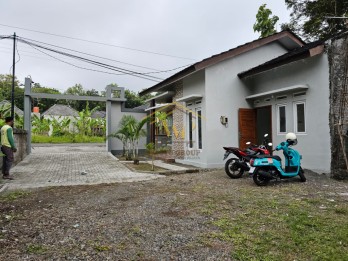 RUMAH 400 JUTAAN SIAP HUNI DI BANGUNJIWO BANTUL