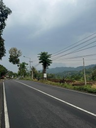 RUMAH BESAR HARGA BAGUS DI LAWANG KABUPATEN MALANG.