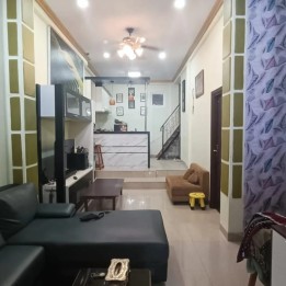 RUMAH CANTIK 3LT HARGA 2LT - BANGUNAN ISTIMEWAH DAN SANGAT TERAWAT