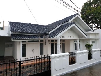 RUMAH CANTIK LUAS SIAP HUNI DI CINANGKA PONDOK CABE