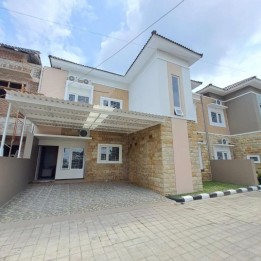 RUMAH EKSLUSIF DI NGAGLIK, FULL FURNISHED DALAM CLUSTER