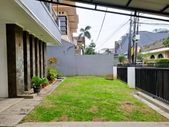 RUMAH KLASIK LUAS DEKAT UNIV MARANATHA BANDUNG