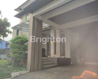 RUMAH LUAS DAN NYAMAN 2 LT HOEK BOGOR