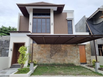 RUMAH MEWAH DALAM CLUSTER DEKAT SCH YOGYAKARTA