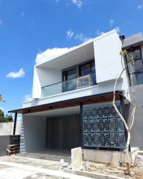 RUMAH MEWAH DALAM PERUMAHAN 12 MENIT DARI JOGJA CITY MALL