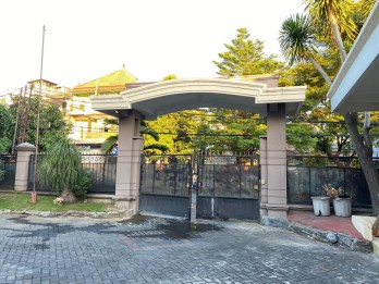 RUMAH MEWAH LOKASI KOTA SURABAYA