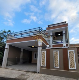 RUMAH MEWAH PRIVATE POLL, FULLY FURNISH DI PURWOMARTANI