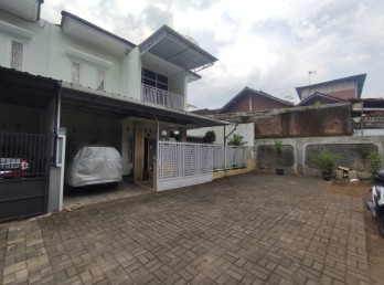 RUMAH MEWAH SIAP HUNI DEKAT AKADEMI MILITER DI MERTOYUDAN, MAGELANG