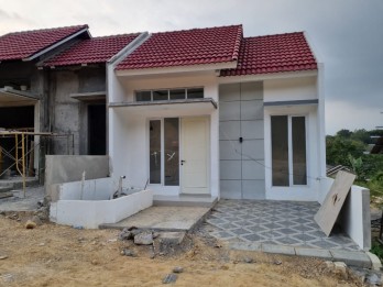 RUMAH MURAH DENGAN FASILITAS KOLAM RENANG, LINGKUNGAN NYAMAN & ASRI