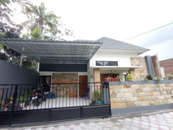 RUMAH MURAH SHM TIPE 80/116M2 DEKAT SMAN 1 NGEMPLAK