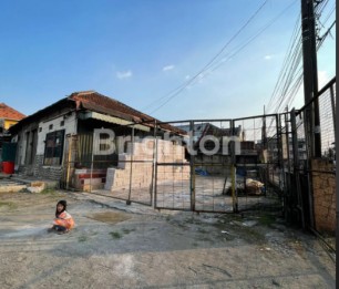 RUMAH TUA HITUNG TANAH MAWAR BOGOR