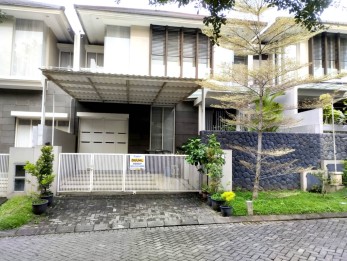 Rumah 2 Lantai Full Furnished di Ixora Araya Malang