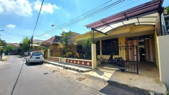 Rumah 2 Lantai di Jalan Latimojong Bawah Tidar