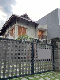 Rumah Bagus Mewah di Perumahan Graha Golf Araya Malang GMK02633