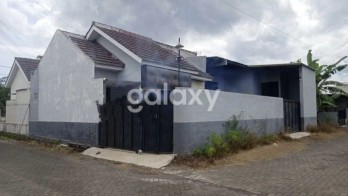 Rumah Berhalaman Luas di Curungrejo Kepanjen Malang GMK02663