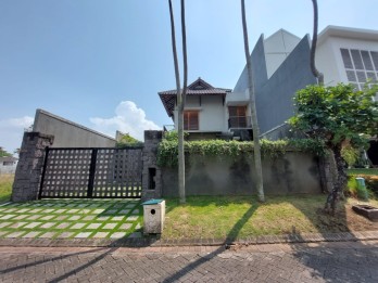 Rumah Semi Furnished di Graha Golf Araya Malang