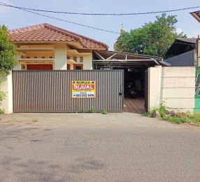 Rumah Dijual di Komplek Hankam Bekasi Dekat TIP TOP Pondok Gede