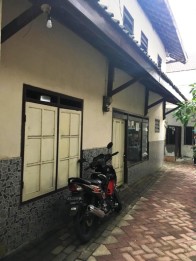 Rumah Kos Semi Furnished Dijual Jalan Bondowoso Ma