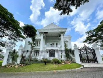 Rumah Mewah Klasik Puncak Golf Kawasan Perumahan Citraland