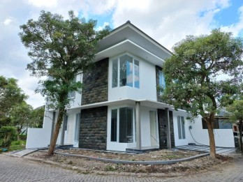 Rumah Minimalis Modern Bukit Palma Surabaya