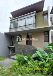 Rumah Modern Nyaman Siap Huni